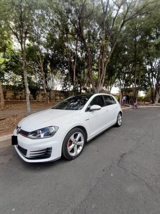 VOLKSWAGEN GOLF 2.0 TSI GTI 16V TURBO GASOLINA 4P AUTOMÁTICO VOLKSWAGEN GOLF 2.0 TSI GTI 16V TURBO GASOLINA 4P AUTOMÁTICO